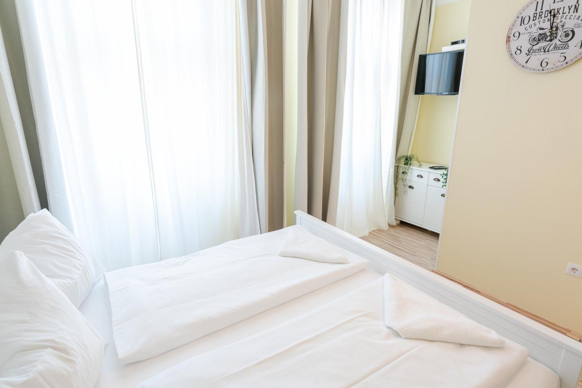 Hotel Schoenbrunn Виена Екстериор снимка