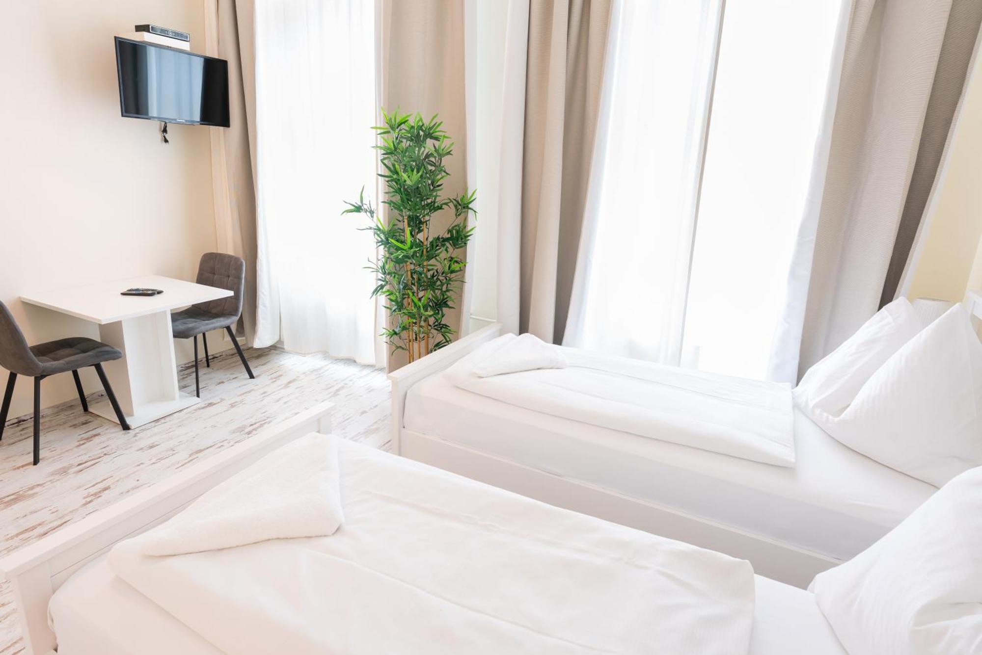 Hotel Schoenbrunn Виена Екстериор снимка