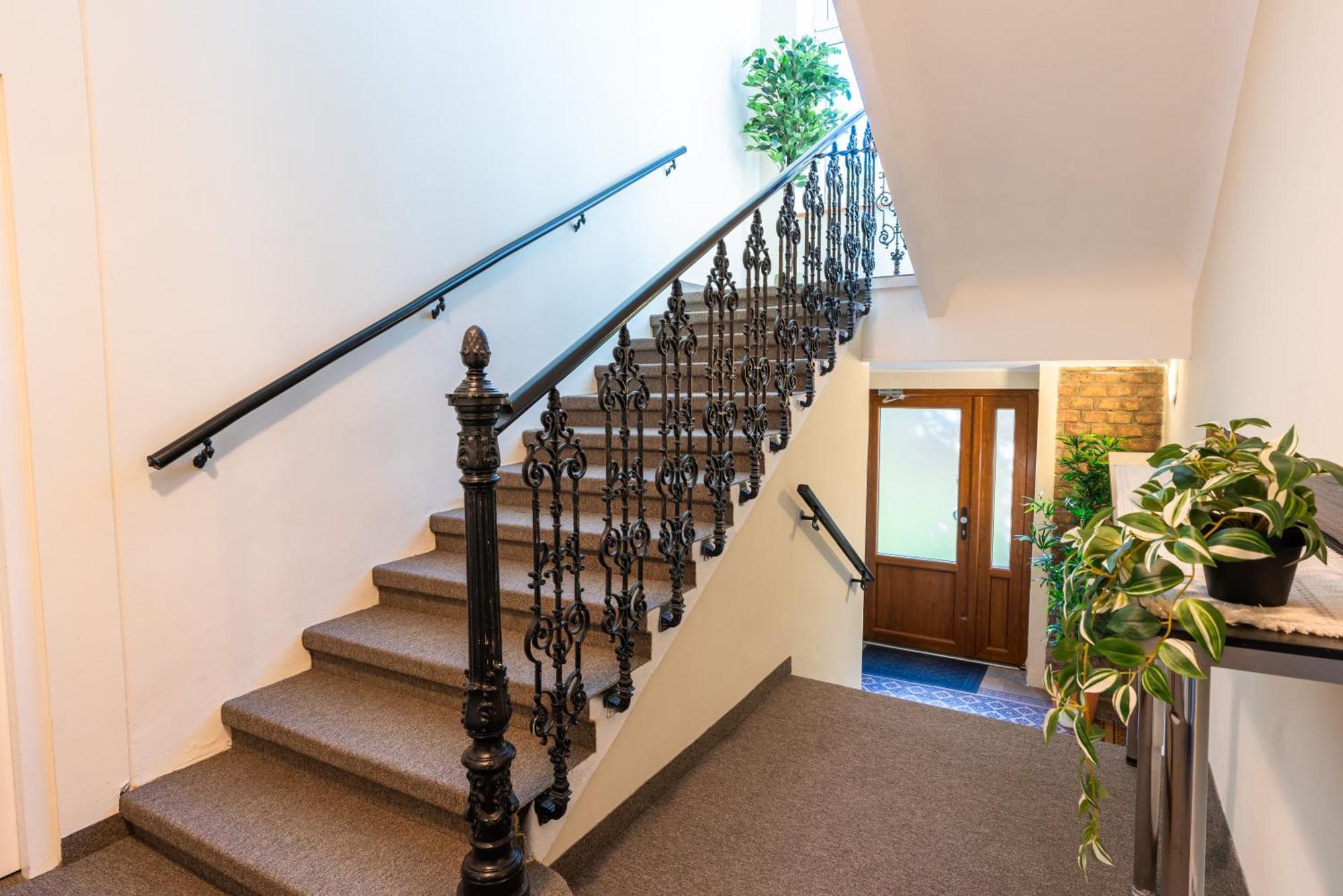 Hotel Schoenbrunn Виена Екстериор снимка